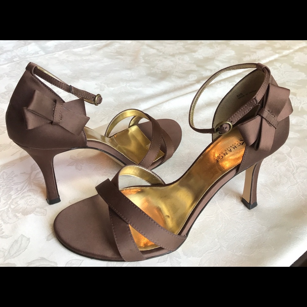 Exchange by Charles David heels.  8 1/2